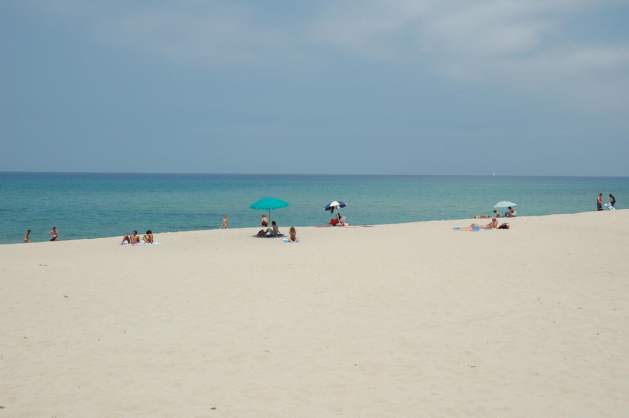 Miramare Struttura Sulla Spiaggia Platamona Exterior foto